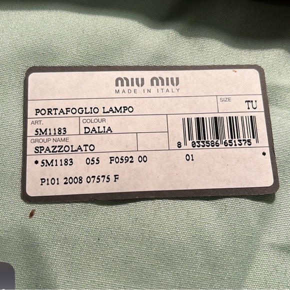 Miu Miu Dalia Patent Wallet with Box & Authentication Card - Picture 2 of 16